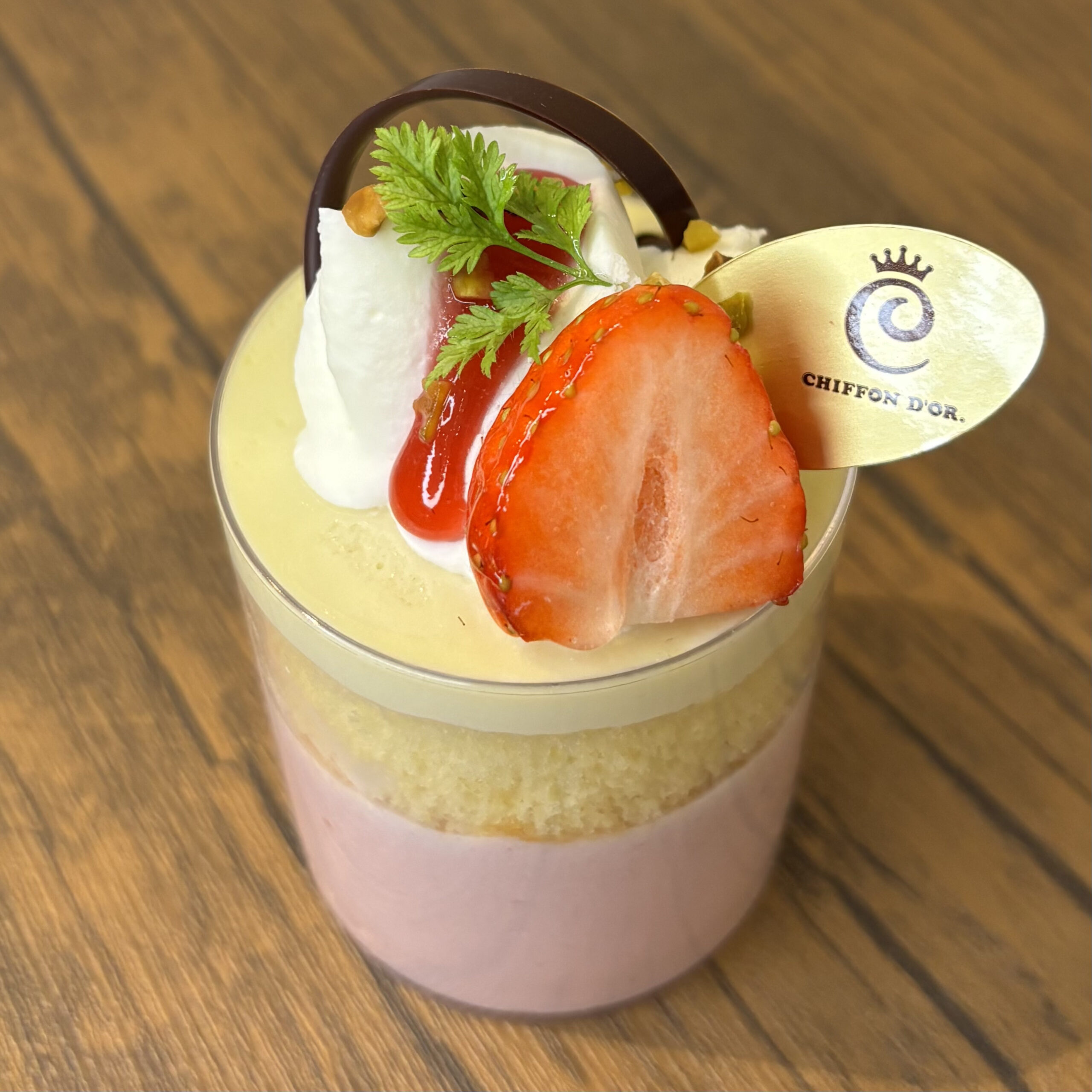 ピスタチオと苺のムース